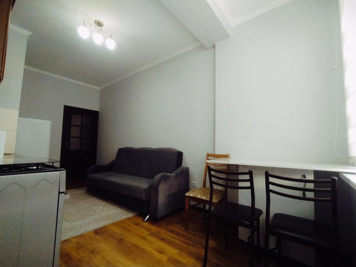Aura On Turusbekova Street 124 Apartment Bishkek Exterior photo